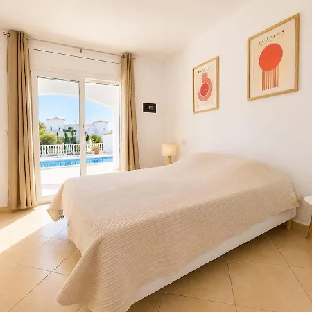 Belle De Plain Pied Sur Canal Villa Empuriabrava