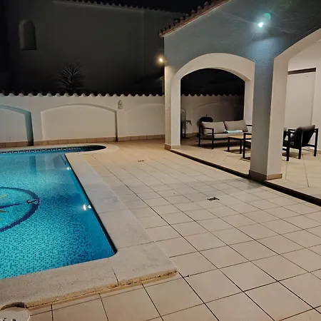 Belle De Plain Pied Sur Canal Villa Empuriabrava